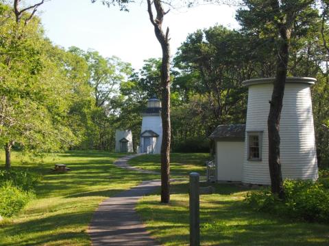 There Are 3 Little Lighthouses Hiding In A Secluded Seaside Park In Massachusetts