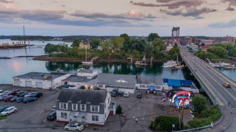 These 9 Maine Coast Seafood Restaurants Are Worth A Visit From Any Part Of The State