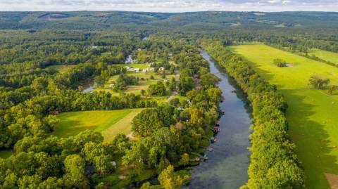 Little Red River's Lil' Green Acres Cottage Offers Big Time Relaxation In Arkansas