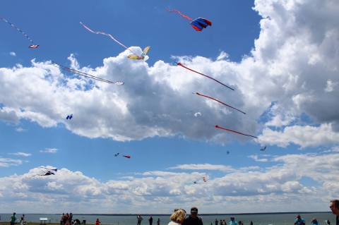 The Dazzling Sky Fest Over Fort Stevenson Is Returning To North Dakota This May