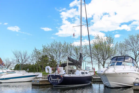 One Of The Nation's Best Boat Airbnbs Is Right Here In Wisconsin        