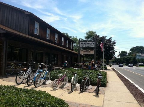 The Ice Cream Parlor In New Jersey That's So Worth Waiting In Line For