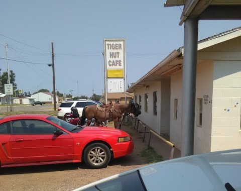 The Tiger Hut Cafe Is An Little-Known Oklahoma Restaurant That's In The Middle Of Nowhere, But Worth The Drive