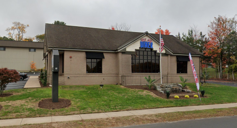 Connecticut's Bell City Diner Serves Alcoholic Milkshakes And Treats Galore