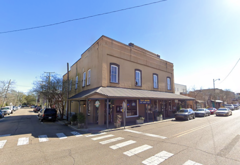 With 30 Beers On Tap And Some Of The Best Wings In Town, Columbia Street Tap Room Near New Orleans Is Worthy Of The Drive