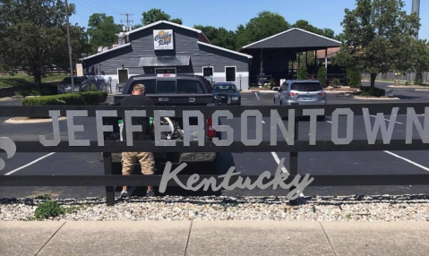 Home Of The 5 Pound Fat Teddy Burger, Chubby Ray's in Kentucky Shouldn't Be Passed Up