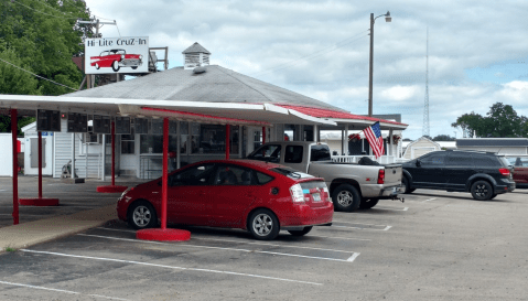 Start Planning A Trip To Hi-Lite Drive In, A Retro Michigan Diner Where You'll Be Served By Carhops