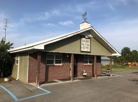 You'll Want To Visit Backwoods Bar-B-Que, A Remote Restaurant In Alabama