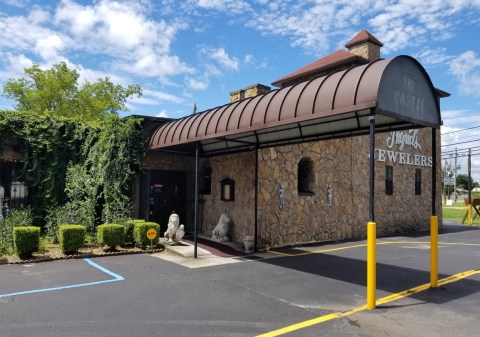 This Castle Restaurant In Alabama Is A Fantasy Come To Life