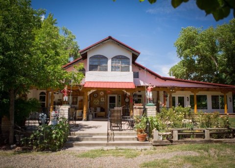 Stay At This Bed And Breakfast On A Historic Vineyard For A Blissful Getaway