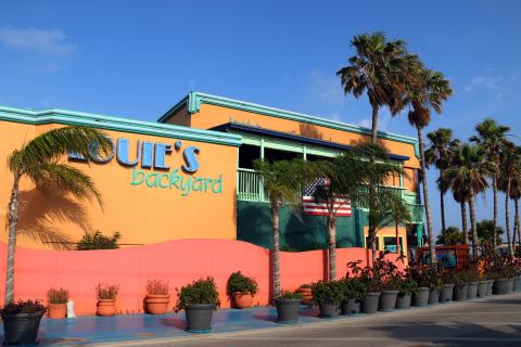 The All-You-Can-Eat Prime Rib And Seafood Buffet At Louie's Backyard In Texas Is The Perfect Coastal Meal