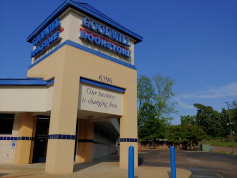 The Largest Used Bookstore In Mississippi Has More Than 25,000 Books