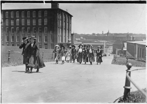 These 9 Candid Photos Show What Life Was Like In New Hampshire In The early 1900s