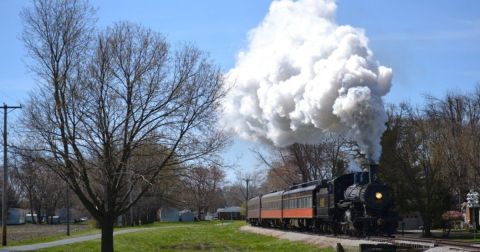 This 1-Hour Train Ride Is The Most Relaxing Way To Enjoy Illinois Scenery