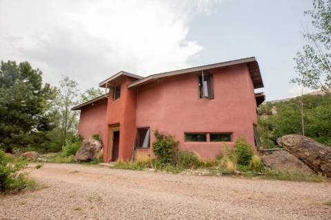 Spend The Night In An Adobe House Within A Private 43-Acre Valley For The Perfect Vacation In New Mexico