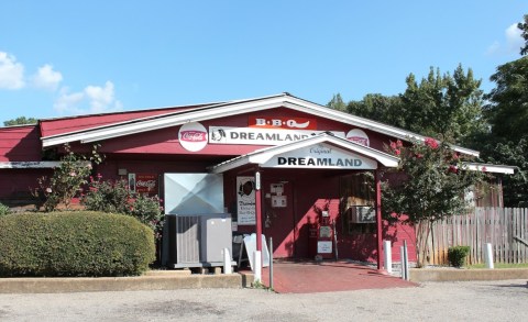 9 Mouthwatering Restaurants That Belong On Alabama's Ultimate Barbecue Bucket List