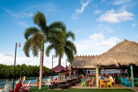 Miceli’s Waterfront Restaurant In Florida Is A Laid-Back Spot With Views Of The Canal