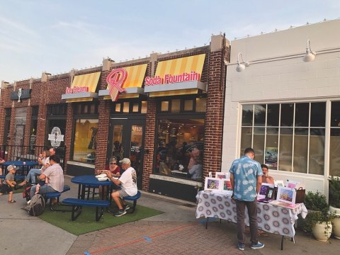 Cool Down This Summer With The Best Ice Cream In Oklahoma At Roxy's Ice Cream Social