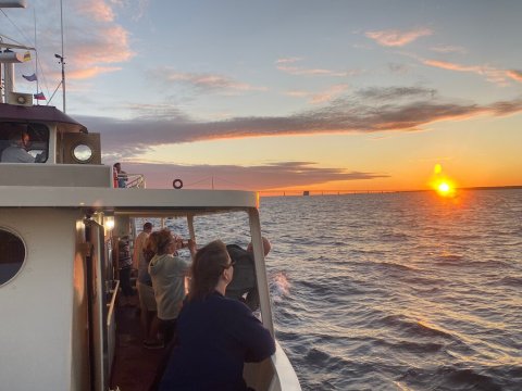 Step Aboard A Sip N’ Sail Boat Cruise In Michigan To Enjoy Drinks And Sunset Views