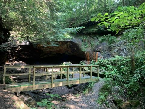 Hiking To This Aboveground Cave Near Pittsburgh Will Give You A Surreal Experience