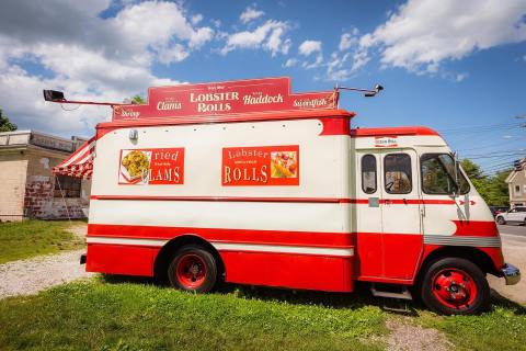 America's Oldest Food Truck Is The Ocean Roll In Maine And Their Lobster Rolls Are A Thing Of Beauty