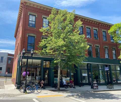 Enjoy Books, Coffee And Beer At Elements, A Cafe In Southern Maine