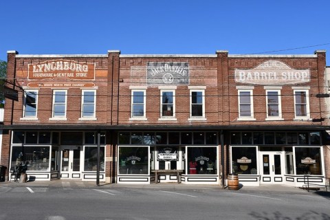 The Charming Town Of Lynchburg, Tennessee Is The Perfect Road Trip Destination This Summer