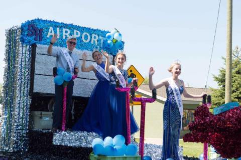 The National Blueberry Festival In Michigan Is Back In Person And Better Than Ever