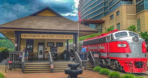 This 40-Mile Train Ride Is The Most Relaxing Way To Enjoy Missouri Scenery