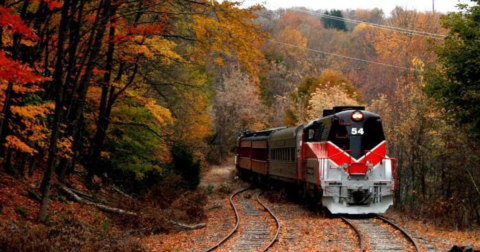 This 1.5 Hour Train Ride Is The Most Relaxing Way To Enjoy Pennsylvania Scenery