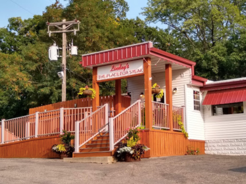 Known For Its Prime Sirloin, Lindey's Prime Steak House Is An Old-School Joint With Mouthwatering Food