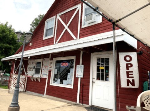 Enjoy Delicious Ice Cream And A One-Of-A-Kind Atmosphere At The Barn In New York