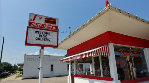 Order The Mouthwatering Burgers and Rings At This Hole-In-The-Wall Drive-Thru Restaurant In Kansas