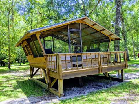 The Birdhouse Sanctuary Airbnb In Florida Combines Nature & Comfort In One Overnight Stay