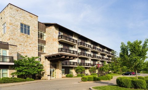 Snag A Table Overlooking Schenke Lake For A Unique Meal-With-A-View Experience In West Virginia