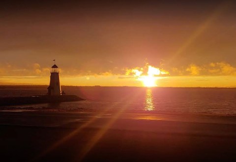 The Most-Photographed Lighthouse In Oklahoma Is Right Here On Lake Hefner