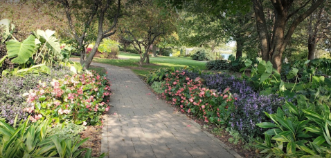 Walk Through This 37.5-Acre Garden And 1,500 Varieties Of Flowers For The Most Beautiful Day Trip In Kansas