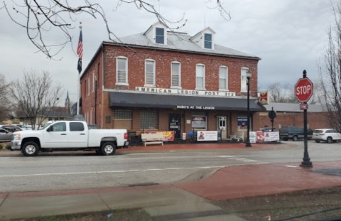 Dig Into The Best Fried Chicken In The County At Hobos At The Legion In Missouri