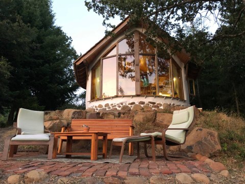 Wake Up On Top Of A Mountain At This Rustic Cottage Airbnb In Washington