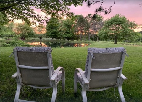 Take A Magical Fall Getaway With A Stay At An Apple Orchard B&B Near Cleveland