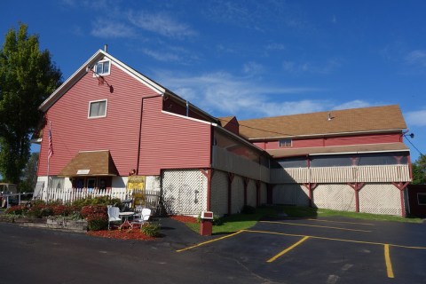 You Could Easily Spend All Day Shopping At The Absolutely Gigantic Volo Antique Malls In Illinois