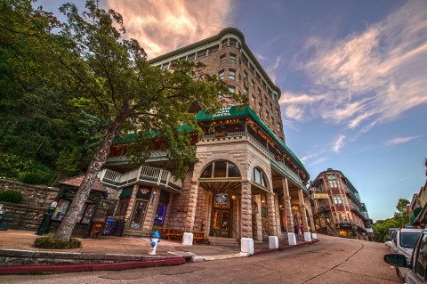 The Historic Basin Park Hotel In Arkansas Is Notoriously Haunted And We Dare You To Spend The Night