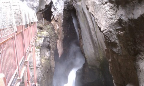 This 1/2-Mile Trail In Colorado Leads To One Of The State's Best Waterfalls