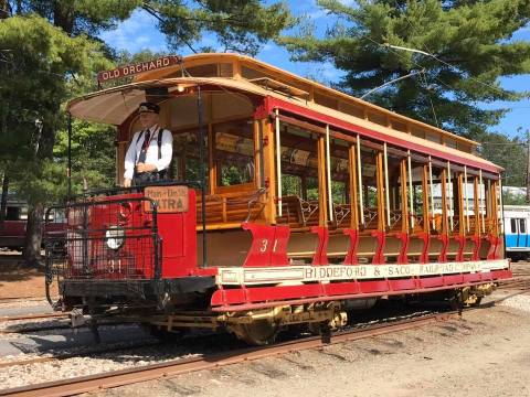 Climb Aboard A Gorgeous 1900s-Era Trolley And Take A Ride Back Through History In Maine