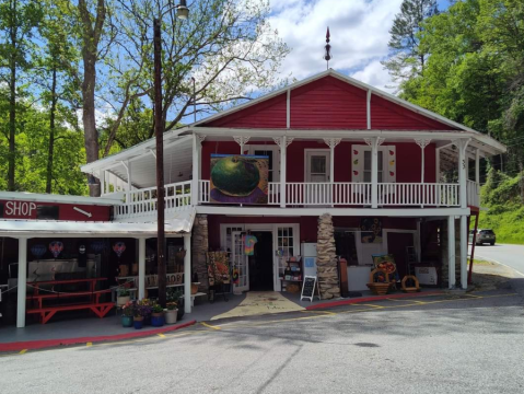 It's Not Fall In North Carolina Until You're Stopped At The Old Cider Mill And Applesoluetely Gift Shop