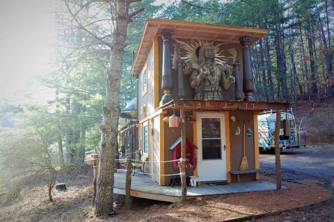 This Movie-Set-Inspired Tiny House In North Carolina Is A Remote Adventure Waiting To Be Discovered