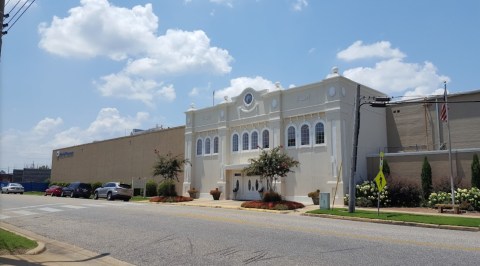 A Trip To The Blue Bell Ice Cream Creamery In Alabama Will Make You Feel Like A Kid Again