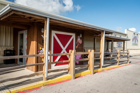 This All-You-Can-Eat Southern Food Buffet In Texas, Butter Churn, Is What Dreams Are Made Of