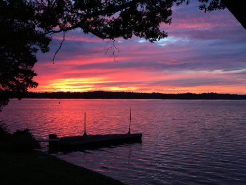 Forget The Resorts, Rent This Charming Waterfront Home Near Nashville Instead