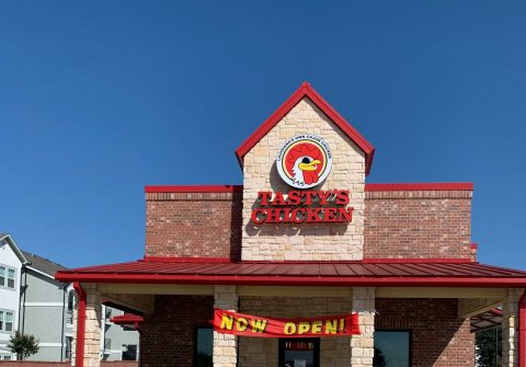 Chow Down On Over 100 Flavors Of Finger-Lickin' Fried Chicken At Tasty's Chicken In Texas